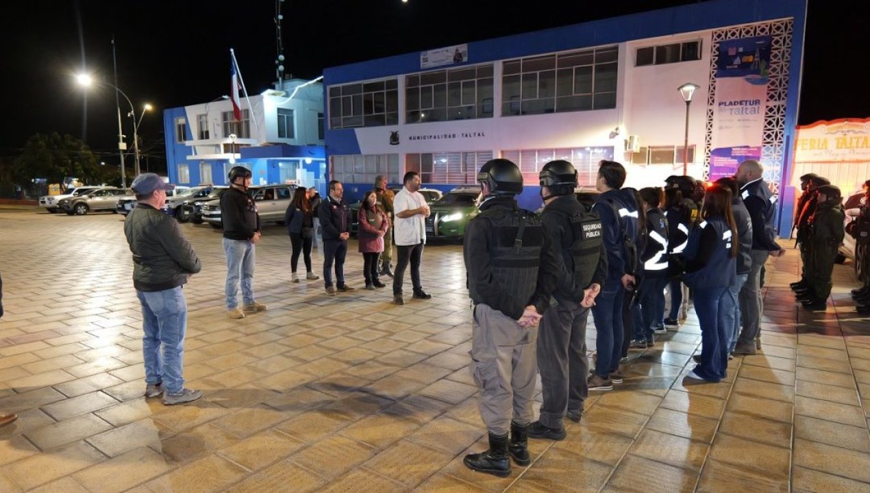 /operativo-nocturno-en-taltal-deja-un-detenido-multas-cierre-de-locales-y