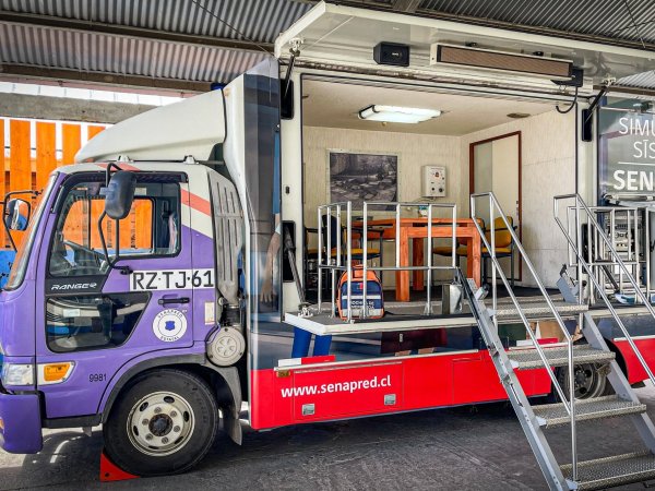 SENAPRED trae simulador sísmico a comunas de Curicó