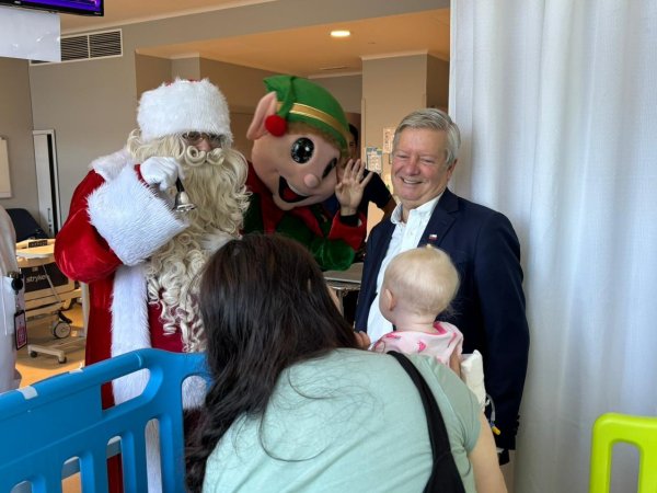 Alegría navideña en el Hospital de Curicó