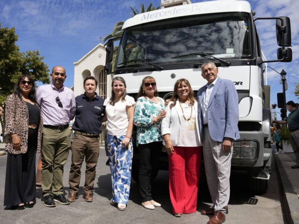 Nuevo camión limpiafosas fortalece servicios sanitarios en Rauco