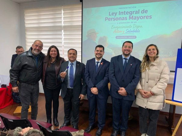 SENAMA presentó la nueva ley en Cauquenes
