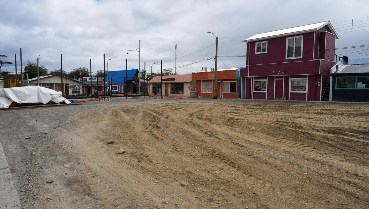 /alcalde-de-cabo-de-hornos-destaca-avance-de-remodelacion-del-centro