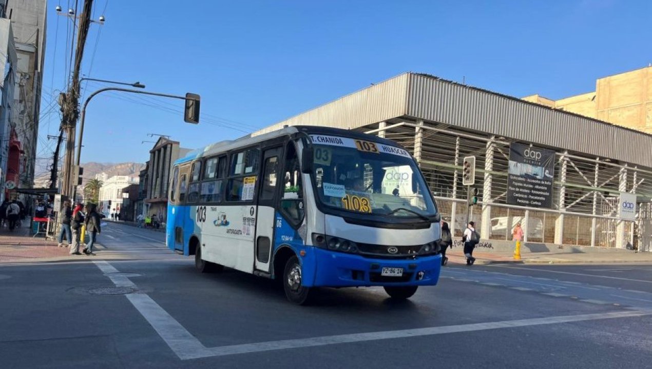 /regionales/region-de-antofagasta/chofer-de-micro-es-agredido-por-sujeto-que-se-nego-a-pagar-pasaje-en