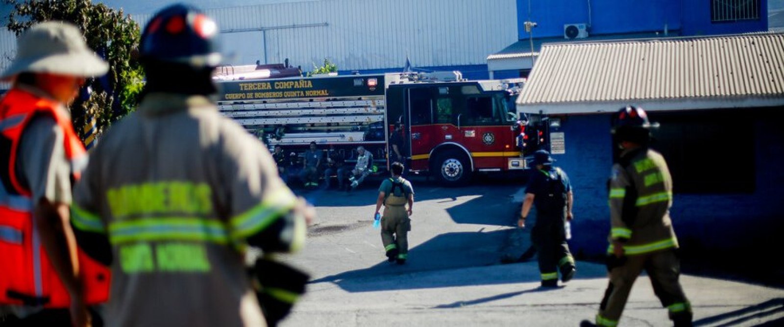 Denuncia por disparos obliga a retirar a Bomberos durante incendio en Concepción