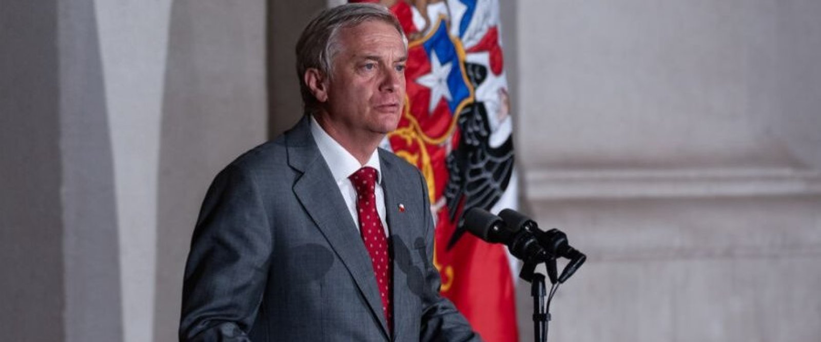 Aprobación de Kast baja a 40% y genera rechazo su almuerzo en La Moneda, según Cadem