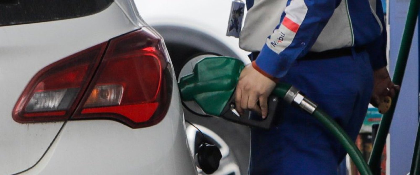 ENAP anuncia alza de los combustibles: bencinas subirán 33 pesos por litro