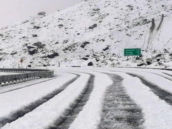 Paso Los Libertadores cumple 18 días cerrado por acumulación de nieve y riesgo de avalanchas