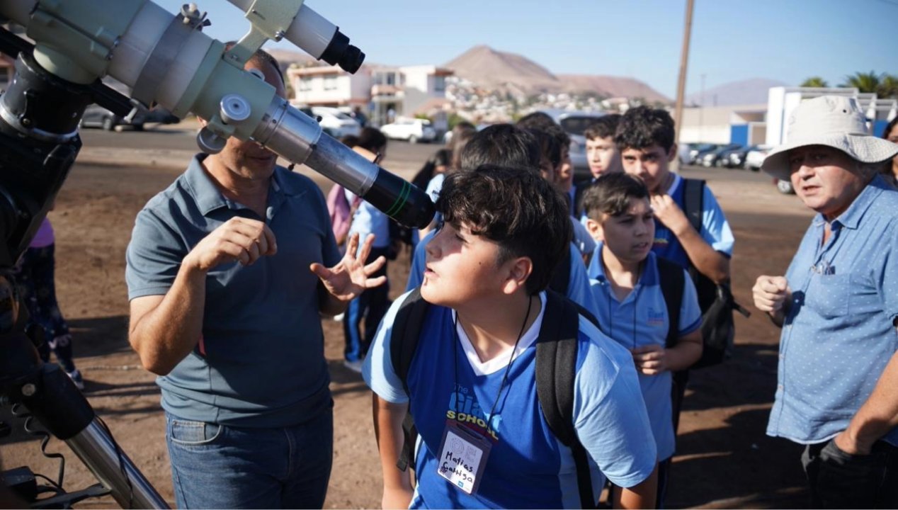 /escolares-de-la-region-celebraron-dia-nacional-de-astronomia-en-la-ua